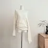 Suéter de fio estelar, mistura de lã, top de tricô com lantejoulas de fio prateado, estilo casual, design assimétrico nos ombros, peça de outer wear vazada