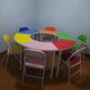 Mesa de lectura y silla de grupo hexagonal para estudiantes de primaria y secundaria, mesa redonda combinada en forma de abanico, mesa de asesoramiento psicológico para formación en costura.