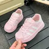 Zapatos Deportivos para Niñas 2026 Verano Nuevos Primavera y Otoño Punta de Concha Zapatos Infantiles Zapatos Blancos Zapatos Deportivos para Niños Medianos y Grandes