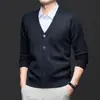 Suéter liso para hombre en stock, cárdigan de punto de calidad, engrosado de un solo botón con cuello en V y bolsillos reales, suéter para hombre