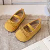 Zapatos Pequeños de Piel para Niñas Primavera/Verano 2026 Nuevos Zapatos de Princesa con Lazo Mocasines de Suela Suave Zapatos de Tela Zapatos Individuales para Bebé