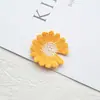 Bordados em tapeçaria residual adesivos de tecido de crisântemo acessórios de cabelo feitos à mão material para adereços de cabeça acessórios para joias DIY Acessórios para roupas sapatos e chapéus Atacado