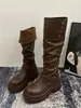 Botas de Cano Alto com Fivela de Cinto de Sola Grossa Britânicas para Mulheres 2025 Primavera & Outono Novo Visual de Altura e Emagrecimento Botas de Salto Alto de Salto Grosso