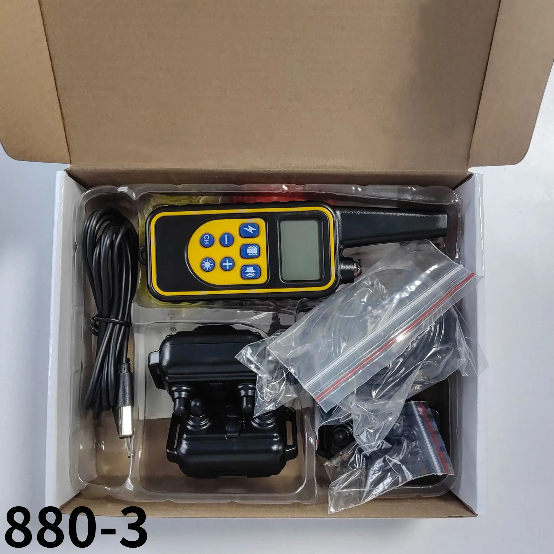 880-3