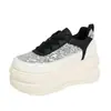 Sapatos Brancos Femininos Lantejoulas Prateadas Moda Versátil Tendência Sapatos 2026 Verão Novos Versátil Solado Grosso Casual Sapatos Individuais Femininos
