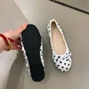 Primeiro Encontro Temporada Rasteirinha Suave Sapatos de Noite Femininos Primavera 2026 Francês Bolinhas Laço de Seda Bico Redondo Baixo Recorte Ba