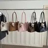 Bolso Tote de Gran Capacidad Nuevo para Verano 2026 para Mujer, Moderno y Sencillo, Bolso de Hombro Casual a la Moda, Bolso de Axila