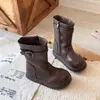 Botas Femininas Pretas com Fivela e Meia-Panturrilha 2026 Outono Novo Estilo Britânico Zíper Esculpido Sola Macia Confortável Botas Martin