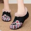 Sapatos Femininos de Inverno, Sapatos Bordados de Tamanho Grande para Venda Transfronteiriça, Sapatos de Algodão Estilo Étnico para Meia-Idade e Idosos, Sapatos Slip-On com Forro de Lã e Acolchoados para Idosos