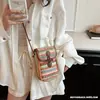 Bolso Tejido de Paja para Mujer 2026 Nuevo Nicho Tejido Colorido Bolso de Hombro Cruzado para Mujer Casual Bloque de Color Bolso para Teléfono para Mujer