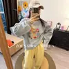 Sudadera gris estilo americano de cuello redondo sin capucha para mujer, nuevo modelo popular otoño e invierno 2026, forrada de felpa y engrosada, chaqueta oversized