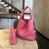 2024 nuevo bolso de alta calidad tejido a mano bolso tote grande para hombro bolso de axila bolso cubo bolso para mamá moda