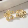 Regalo del Día de la Mujer: Aretes de Flor de Cinco Pétalos para Mujer, Color Dorado, Centro de Flor Tridimensional, Estilo Fresco, Adecuados para Citas y Viajes, Joyería al por Mayor