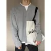 Sudadera de bloques de color de dos piezas falsas con cuello redondo para hombre, otoño, retro americano, corte holgado, versátil, casual, camiseta básica de cuello en V para adolescentes