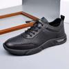 Sapatos Masculinos Respiráveis Primavera e Verão Novos Sapatos de Couro Perfurados Casuais Diários Sapatos de Couro Sola Macia Superfície Macia Slip-on Masculino Transfronteiriço