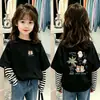 Camiseta de manga comprida para meninas, estilosa e moderna, algodão puro, top para o início do outono, casual estilo coreano, falsa peça dupla, camiseta infantil de desenho animado