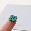 Novos Botões Plásticos Sprayados de Trevo de Quatro Folhas Cor Doce Fofo Versáteis Decorativos
