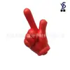 Produção Profissional de Enfeites de Espuma de Poliuretano com Dedos Grandes, Braço de Brinquedo com Gesto Simulado de Vitórias Ok Abastecendo