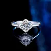 Anillo de Plata de Ley S925 con Moissanita de 1 Quilate Color D Diseño de Capullo de Flor de Nicho Lujo Accesible Propuesta de Alta Gama Anillo de Boda