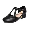 Sandalias de Cuña Gruesa de Cuero Suave con Corte en la Punta, Huecas, de Una Sola Tira, Nuevo Estilo Verano 2025, Boca Baja, Transpirables, de Tacón Bajo, Zapatos para Mamá