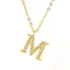 Comercio exterior transfronterizo popular collar de 26 letras colgante de acero de titanio moda europea y americana cadena de clavícula simple venta al por mayor de joyería de fábrica