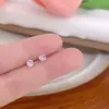 Pendientes Coloridos de Zirconia Minimalistas de Lujo Ligero de Nuevo Estilo, Diseño de Nicho con un Toque de Alta Gama, Pendientes Versátiles y Frescos