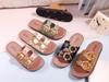 Pantuflas de Mujer Talla Grande Estilo Nuevo Hebilla Dulce y Fresca Sandalias Planas sin Cierre con Remaches para Uso en Exteriores Playa Sandalias de Punta Abierta Venta al por Mayor