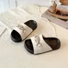 Chinelos Frescos de Verão para Crianças 2026 Novo Estilo Meninas Estilosas Corrente com Fivela de Metal Chinelos Casuais Chinelos para Bebê ao Ar Livre