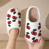 Pantuflas de Algodón con Forma de Corazón de Invierno Estilo Transfronterizo de Hongo de Halloween para Mujer Venta al por Mayor Pantuflas Cálidas de Felpa Arcoíris para el Hogar