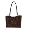 Bolso retro casual simple para mujer, nuevo y elegante bolso de hombro con alto atractivo estético, gran capacidad, moderno para salidas y el trabajo, bolso tote de moda