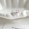 Anillo de Zirconia Rosa en Forma de Corazón Estilo Coreano para Mujer, Personalizado, Exquisito y Elegante Anillo Abierto con Incrustación de Perla