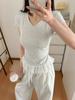 Camiseta de Manga Corta con Cuello Redondo y Hombro Derecho Blanco Leche Verano 2025 para Mujer Petite Ajuste Delgado con Inserciones de Encaje