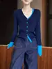 Chaqueta de estilo francés con cuello en V y bloques de color para principios de otoño, con un tacto de alta gama, adecuada para usar en capas o como prenda exterior, cárdigan de punto de dos piezas de imitación