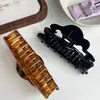 Pinza de pelo de plástico simple con forma de nube para mujer, modelo nuevo de alta gama 2026, accesorio para el pelo tipo pinza de tiburón para la parte trasera de la cabeza