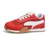 Zapatos para niños, zapatillas de entrenamiento rojas de suela blanda para niñas, modelo nuevo de otoño 2026 para estudiantes, zapatillas deportivas transpirables de malla para niños