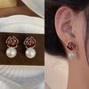 Aretes de Perlas Falsas Estilo Lujo Ligero, Modernos y Versátiles, Aretes de Celebridad de Internet en Tendencia 2025, Venta al por Mayor desde Yiwu