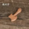 Al por mayor Espada Hacha Tallada Madera de Durazno Accesorios para Bebé Accesorios para Colgar Llave de Coche