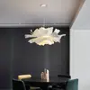 Iluminación Moderna Estilo Crema Creativa Lámpara Colgante de Pétalos para Dormitorio, Popular entre las Chicas Jóvenes, Acogedor Dormitorio Principal, Estudio