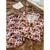 Nuevo pijama de dibujos animados con estampado de salchicha rosa para mujer, conjunto de dos piezas de verano con cárdigan de manga corta y shorts, ropa de estar para niñas