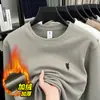 Sudadera Pesada de Cuello Redondo para Hombre de 380 g, Moda Nueva Tendencia Otoño e Invierno 2026 Marca Trendy Camiseta de Manga Larga con Logo Bordado de Pony para Hombre