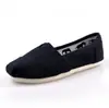 Zapatos nuevos de lona transpirables de corte bajo para mujer al por mayor zapatos de estudiante para mujer planos zapatos de tela del viejo Pekín mocasines sin cordones hombre