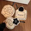 Linda Toalla de Mano Absorbente de Felpa de Coral Camelia, Suave y Sin Pelusa, Toalla de Mano Absorbente para Uso Doméstico, Tipo para Colgar