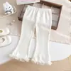 Pantalones de encaje acampanados nuevos para niñas Otoño 2026 con bordes festoneados, Leggings versátiles y elegantes de corte ajustado para bebés