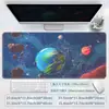 Alfombrilla de ratón con un diseño único, colorido y resistente a las manchas, disponible para dropshipping, alfombrilla de escritorio de goma extragrande con bordes cosidos de precisión, alfombrilla de ratón colorida para gaming
