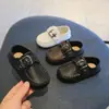 Mocasines casuales de estilo coreano para niños con suelas blandas, nuevos zapatos para caminar de bebé primavera-verano con velcro, zapatos de vestir de cuero para niños