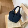 Nova Bolsa Tote Acolchoada de Algodão para Mulheres, Bolsa de Mão Versátil de Grande Capacidade para Outono e Inverno, Bolsa de Ombro Plissada Feminina para o Dia a Dia