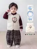 Chaleco estilo coreano para outfit de invierno para niños, chaleco de plumón de pato blanco, camiseta interior, pantalones a cuadros, ropa para niños