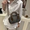 Ins Celebridade da Internet Mesmo Estilo Fashionável Versátil Jeans Portátil Bolsa de Boliche Bolsa Transversal Feminina 2025 Outono e Inverno Novo