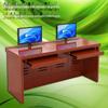 Mesa elevatória de madeira maciça com pintura descascando sala de conferências sem papel controle remoto oculto tela LCD elevatória instituição de treinamento mesa de computador