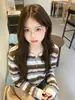 Foto real del nuevo cárdigan de punto de estilo coreano para principios de otoño, dulce, lindo, con patrón de rayas de colores, chaqueta suéter para mujer